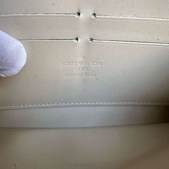Auth Louis Vuitton Wallet EUC - Picture 11 of 14